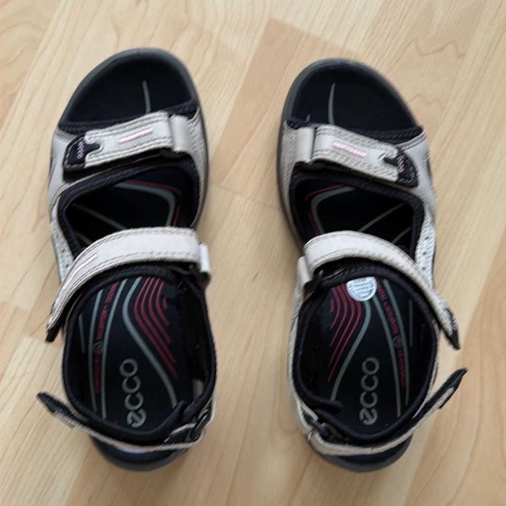 Ecco women’s sandals, size EU 36/ US 6 - Picture 6 of 10